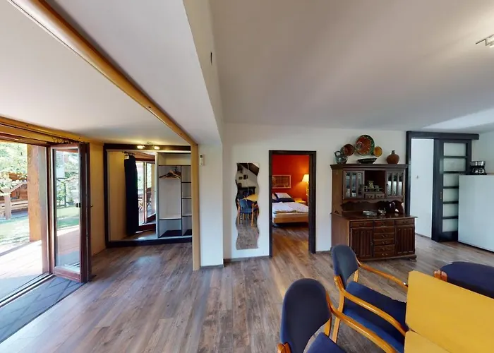 Botond Haz Semesterbostad